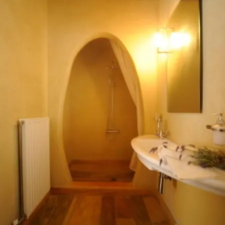 Vila Kato Fellos Sleeps 8 With Pool Air Con And Wifi