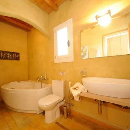 Vila Kato Fellos Sleeps 8 With Pool Air Con And Wifi